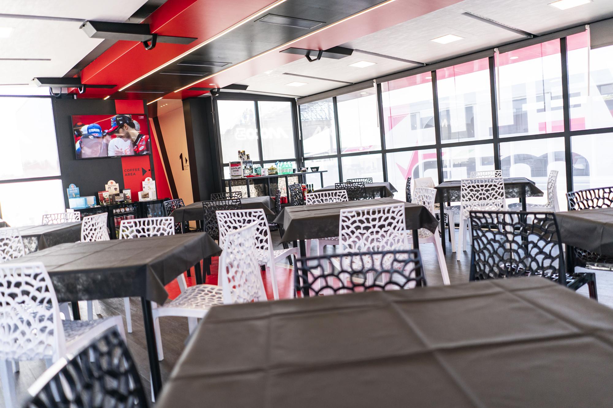 Premium Lounge Dining